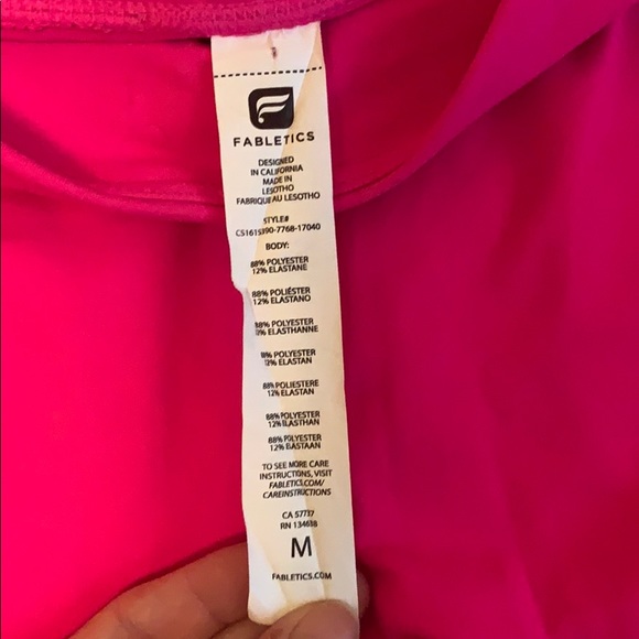 Size M gently used Fabletics crops. - Picture 3 of 3